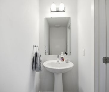 For Lease - 36 Stitch Mews, Stittsville - Munster - Richmond, Ontario - Photo 5