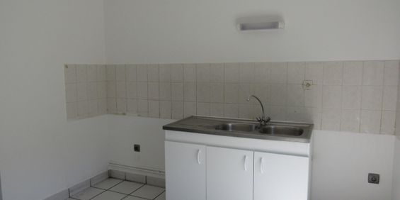 Maison à LE MELE-SUR-SARTHE 92.00 m² - Photo 3