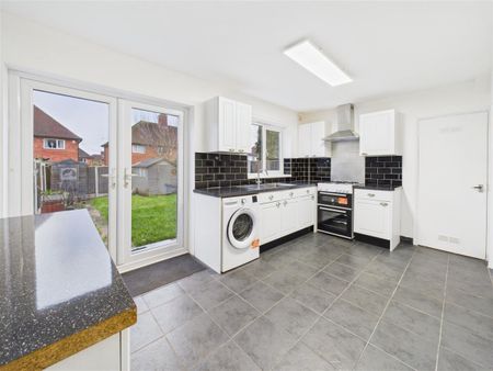 3 bedroom End of terrace house to rent - Photo 3