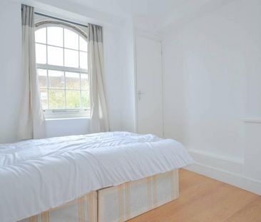 3 bedroom flat to rent - Photo 5