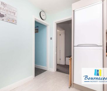2 bedroom ground floor flat to rent - Photo 4