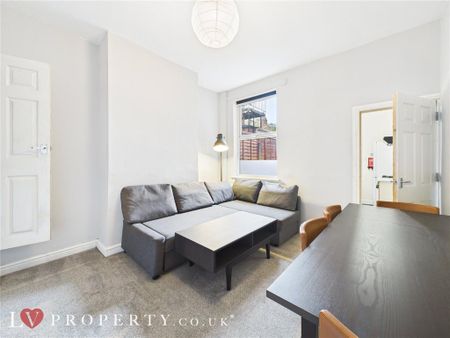 4 bedroom terraced house to rent - Photo 2