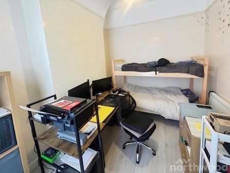 2 bedroom terraced house to rent - Photo 4