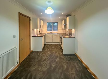 3 bedroom end of terrace house to rent - Photo 5