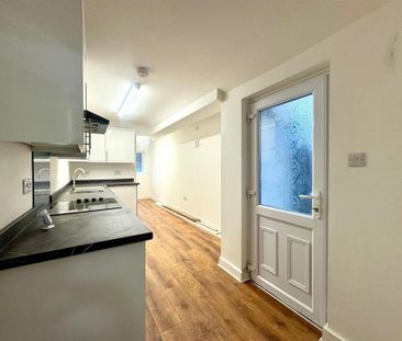 4 bedroom terraced house to rent - Photo 4