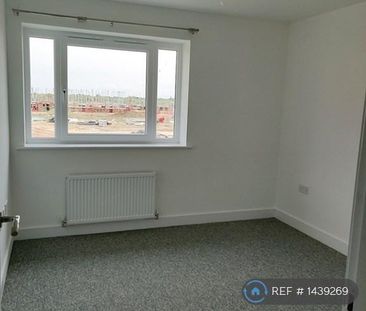 2 bedroom end of terrace house to rent - Photo 3