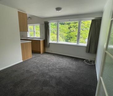 Modern 2 Bedroom - with carpark - Photo 5