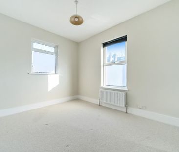 2 Bedroom House - Cranworth Road, Winchester - Photo 6