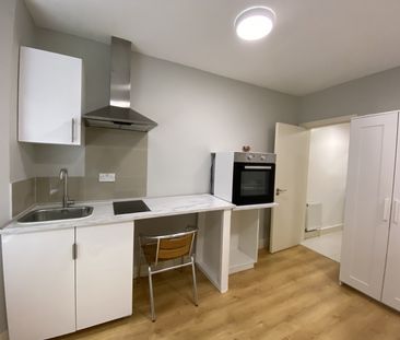 BILLS INCLUDED - Studio to rent in the heart of Kensington, London W8 - Photo 5