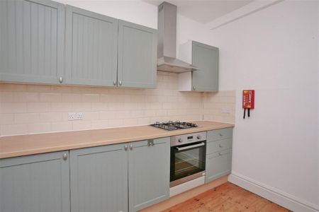 4 bedroom terraced house to rent - Photo 4
