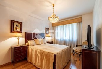 Apartamento T4 em Porto