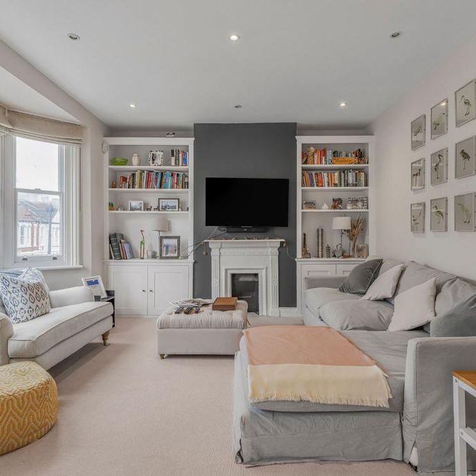 3 bedroom flat to rent - Photo 1