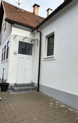 Erstbezug nach Generalsanierung: 2 Raum Wohnung im EG mit Terrasse, - Photo 3