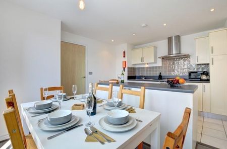 3 bedroom apartment to rent - Photo 4