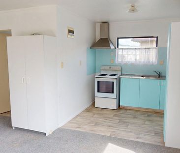 Paraparaumu - 2 Bedrooms - Photo 5