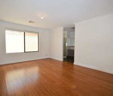 Large Family Home with Swimming Pool! - Photo 5