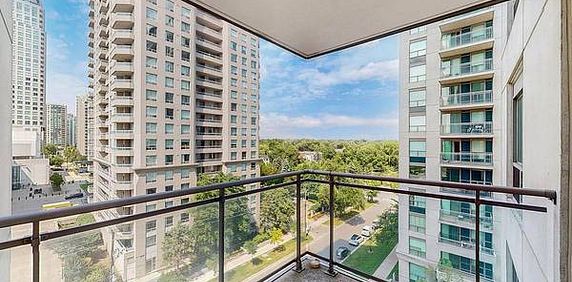 Yonge/Sheppard Bright +Spacious 1Bdrm Corner Lrg Windows Open Concept - Photo 2