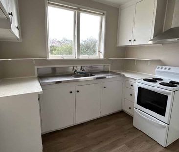 Two bedroom unit - Photo 3