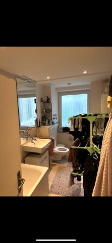 Helles, möbliertes WG-Zimmer an der Münchner Freiheit - Photo 4