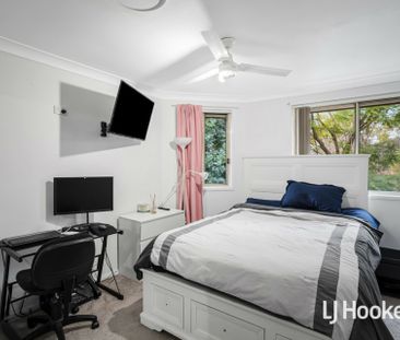 Great 3 Bedroom Home - Walk to Shops and Station! - Photo 4