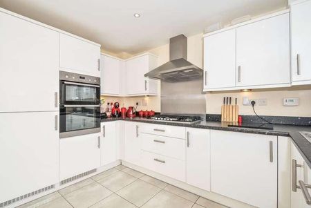 Great Western Park, Didcot, OX11 - Photo 5