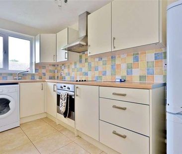 Beta Road, Woking, Surrey, GU22 - Photo 3