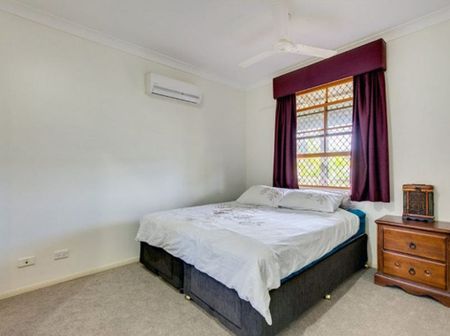 HOME WITH CHARMING CHARACTER - Photo 2