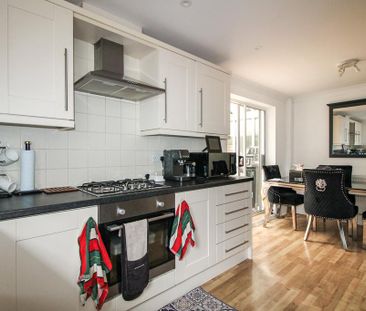 3 bedroom semi-detached house to rent - Photo 6