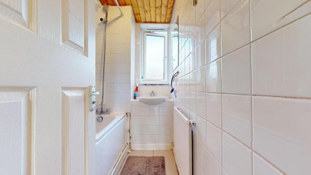 4 bedroom flat share to rent - Photo 3