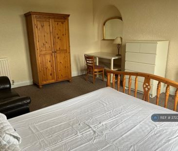 1 bedroom in a house share to rent - Photo 6