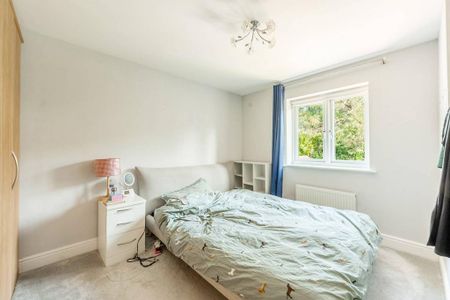 4 bedroom detached house to rent - Photo 2