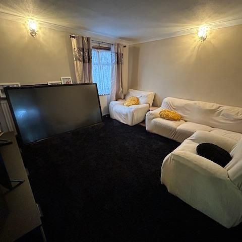 2 bedroom end of terrace house to rent - Photo 1