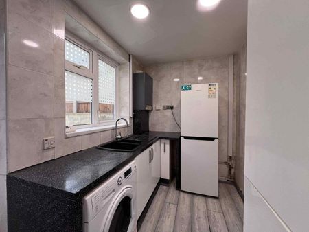 Room in a Shared House, Langbrook Road, SE3 - Photo 5