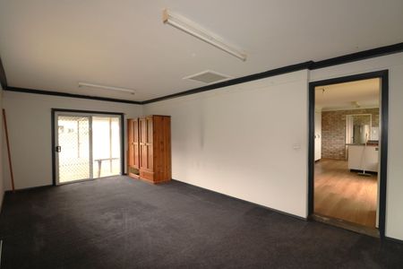 Home For Rent - Photo 4
