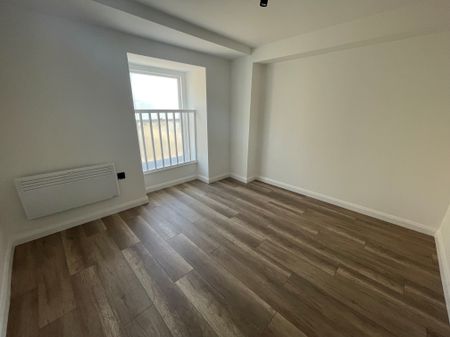 High Street, Swindon - Photo 4