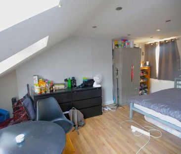 Churston Avenue, Plaistow, E13 - Photo 5