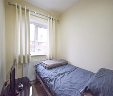 3 Bedroom Semi Detached To Let - Photo 6