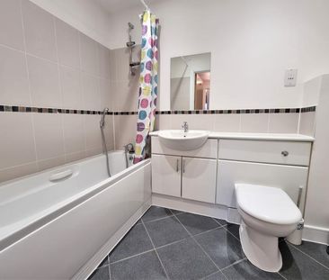 2 bedroom flat to rent - Photo 6