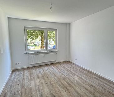 Kleine, modernisierte 3 ZKB-Wohnung mit Balkon - Foto 3