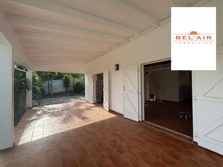 Location Maison 5 pièces 124m² LE FRANCOIS 97240 - Photo 4
