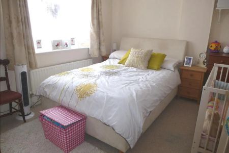 Whitworth Road - Photo 2