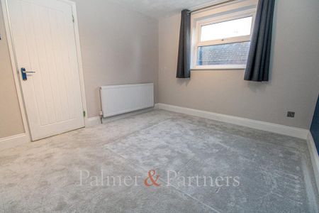 2 bedroom maisonette to rent - Photo 4