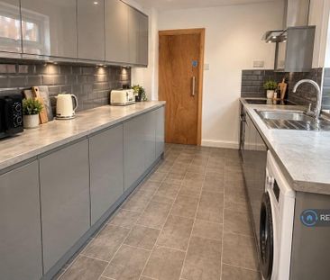 1 bedroom in a house share to rent - Photo 4