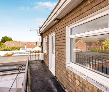 2 bedroom maisonette to rent Stein Road, Emsworth, West Sussex, PO10 - Photo 3