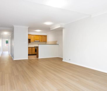 8/100 Johnston Street, - Photo 1