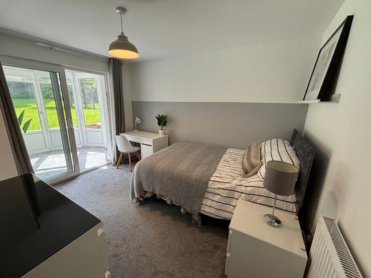 Applegarth Avenue - Photo 1
