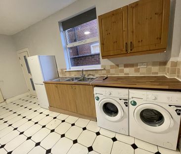 7 bedroom house of multiple occupation to rent - Photo 2