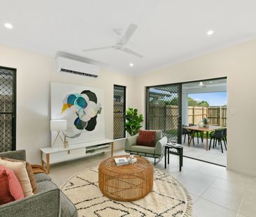 MODERN AND CHIC– CUTE AS A BUTTON! - Photo 5