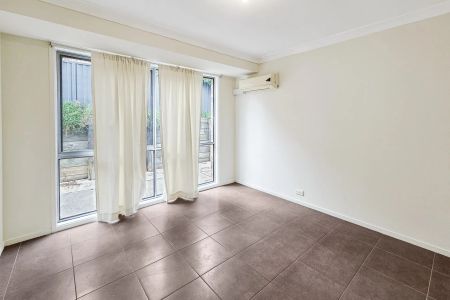 17 Sulman Place, Doonside. - Photo 3