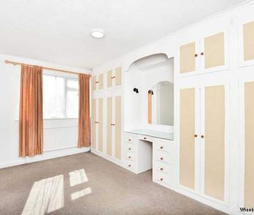 2 bedroom property to rent in London - Photo 3